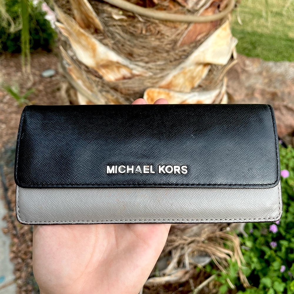 MICHAEL KORS Black and Grey leather wallet